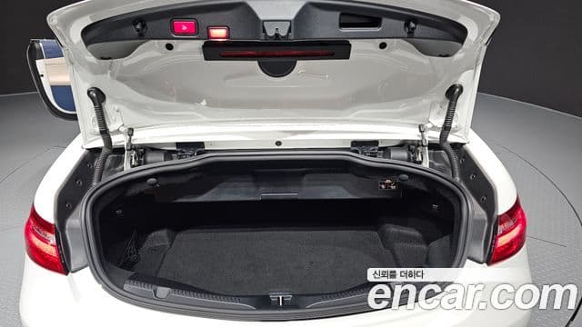 Mercedes-Benz E-Class 2019 — ფოტო 20/20