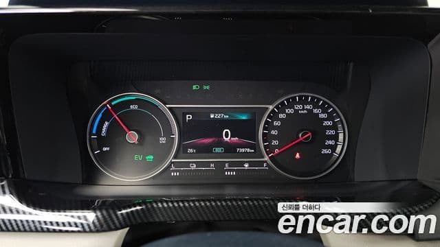 Kia Sorento 2022 — ფოტო 8/20
