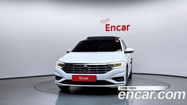 Volkswagen Jetta 2021 — ფოტო 3/20
