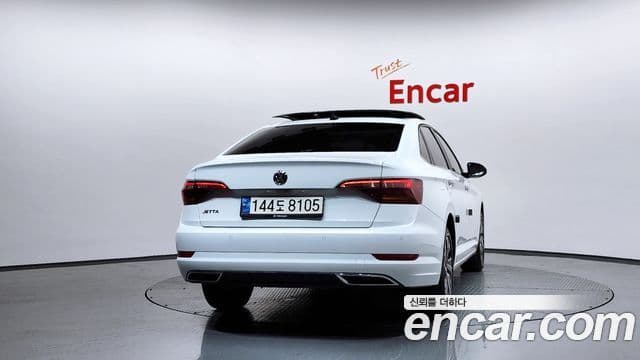 Volkswagen Jetta 2021 — ფოტო 4/20