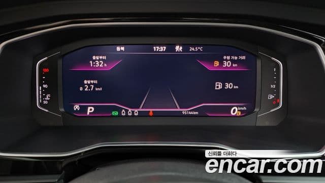 Volkswagen Jetta 2021 — ფოტო 8/20