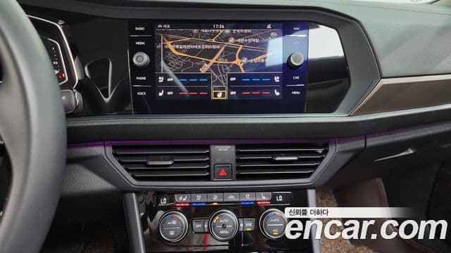 Volkswagen Jetta 2021 — ფოტო 13/20