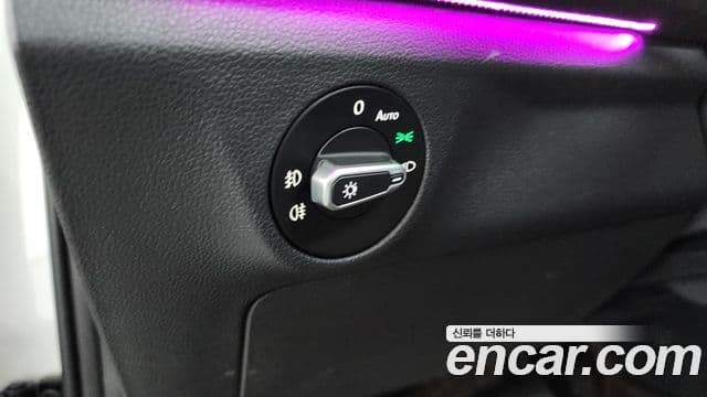 Volkswagen Jetta 2021 — ფოტო 16/20