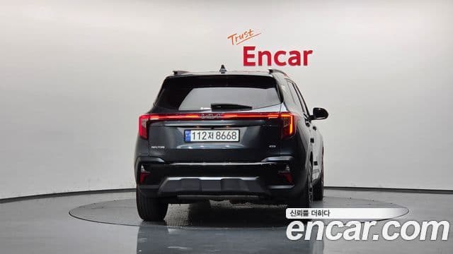 Kia Seltos 2023 — ფოტო 4/20