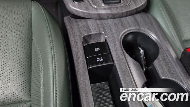 Kia Seltos 2023 — ფოტო 15/20