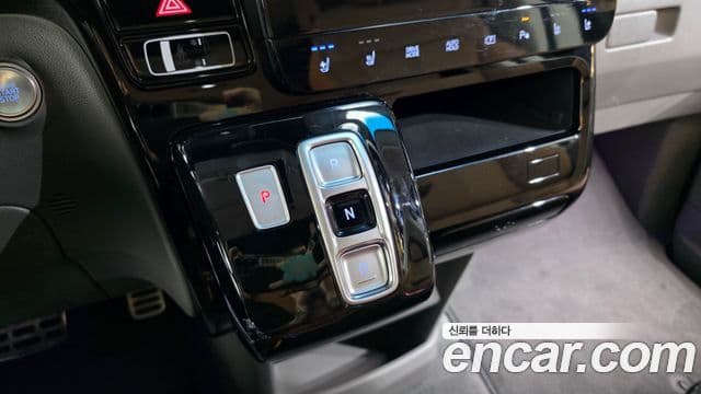 Hyundai Staria 2024 — Şəkil 9/20