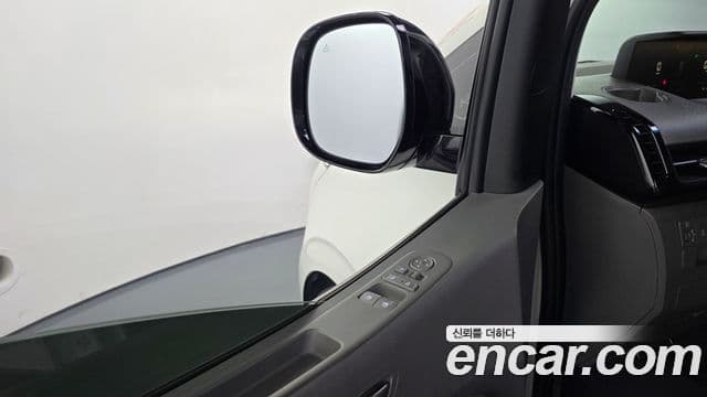 Hyundai Staria 2024 — Photo 19/38