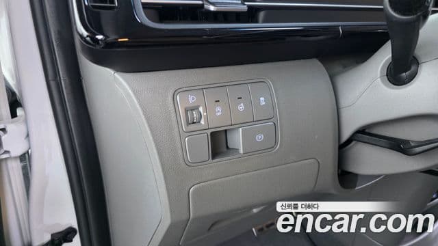 Hyundai Staria 2024 — Photo 28/38