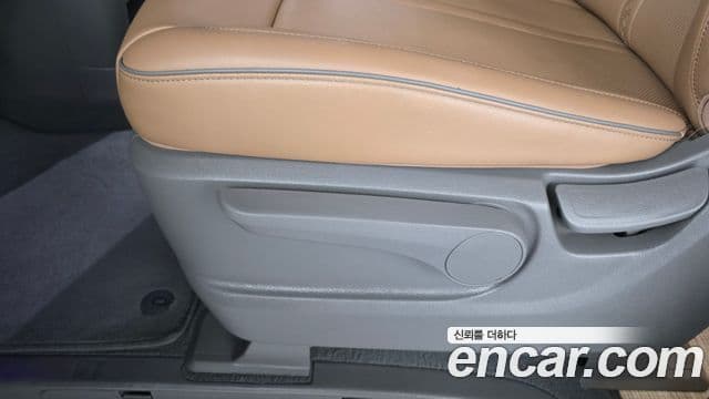 Hyundai Staria 2024 — Photo 36/38