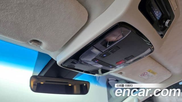 Hyundai Staria 2024 — Photo 30/38