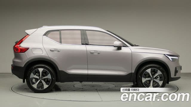 Volvo XC40 2026 — ფოტო 1/20