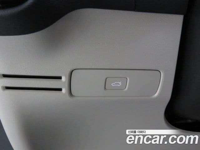Volvo XC40 2026 — ფოტო 15/20
