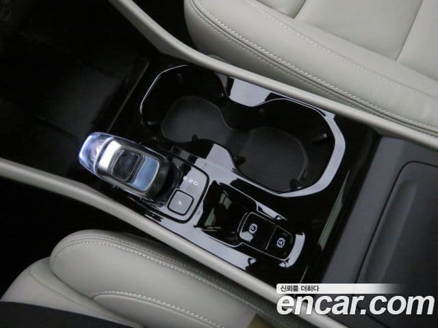 Volvo XC40 2026 — ფოტო 18/20