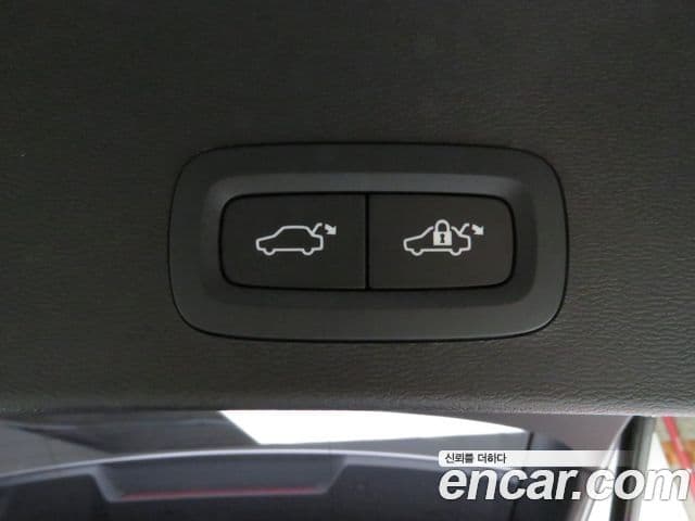 Volvo XC40 2026 — ფოტო 19/20
