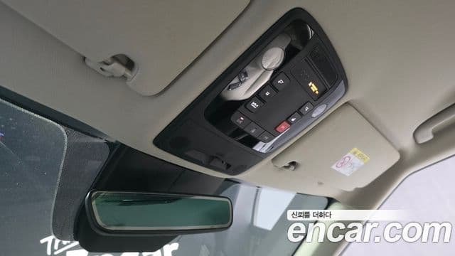 Kia Carnival 2023 — Фото 18/20