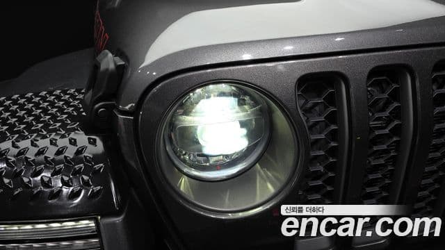 Jeep Gladiator 2022 — ფოტო 18/30