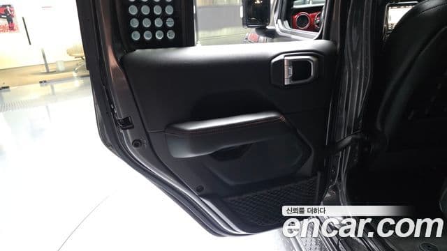 Jeep Gladiator 2022 — ფოტო 23/30