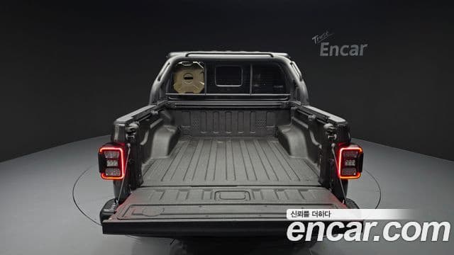 Jeep Gladiator 2022 — ფოტო 12/30