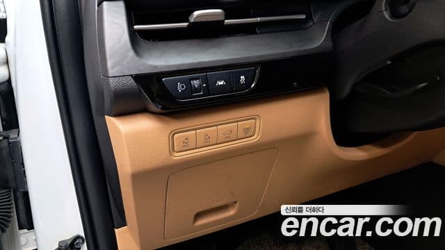 Kia Carnival 2021 — Photo 33/34