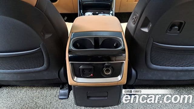 Kia Carnival 2021 — Photo 32/34