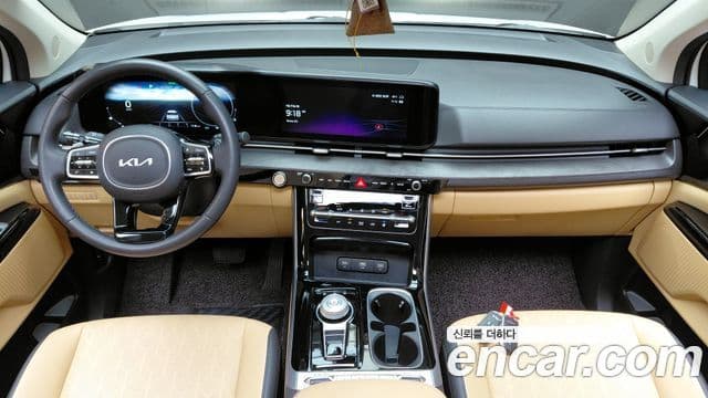Kia Carnival 2023 — ფოტო 7/20