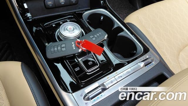Kia Carnival 2023 — ფოტო 9/20
