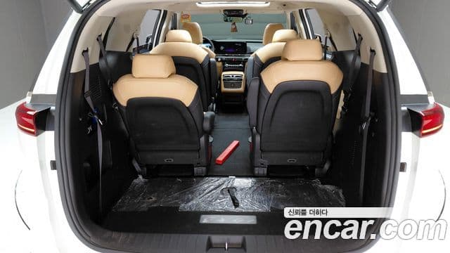 Kia Carnival 2023 — ფოტო 20/20