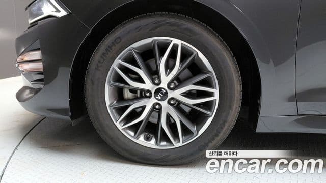 Kia K5 2021 — ფოტო 5/20