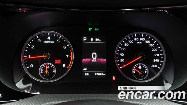 Kia K5 2021 — ფოტო 8/20