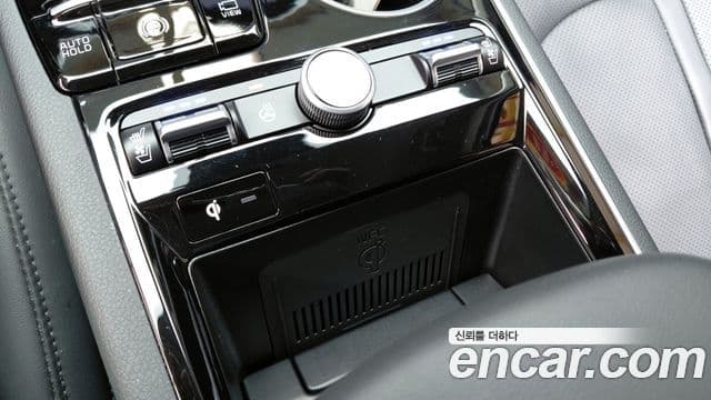 Kia K5 2021 — ფოტო 17/20