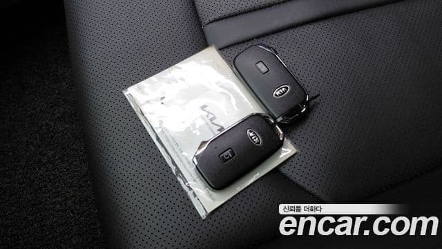 Kia K5 2021 — ფოტო 18/20