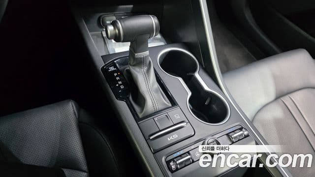 Kia K5 2023 — Şəkil 9/20