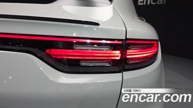 Porsche Cayenne 2023 — Photo 23/32
