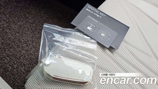 Genesis GV70 2024 — Photo 37/37