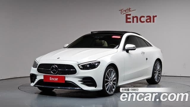 Mercedes-Benz E-Class 2023 — Photo 2/37