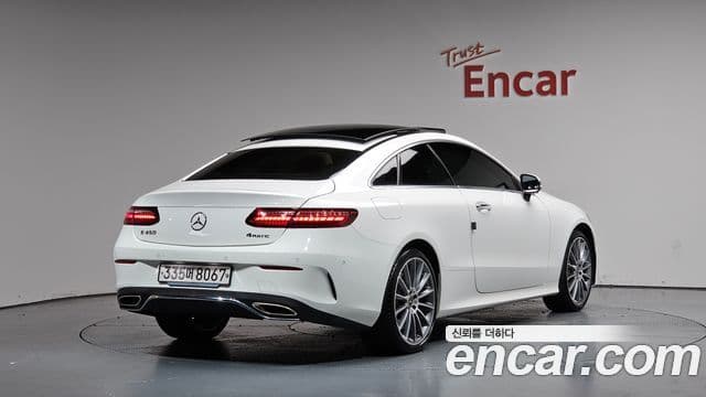 Mercedes-Benz E-Class 2023 — ფოტო 2/20