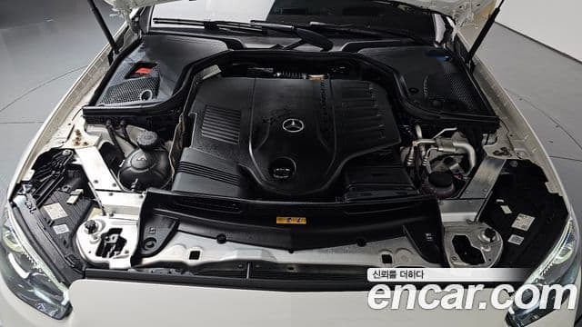Mercedes-Benz E-Class 2023 — ფოტო 6/20