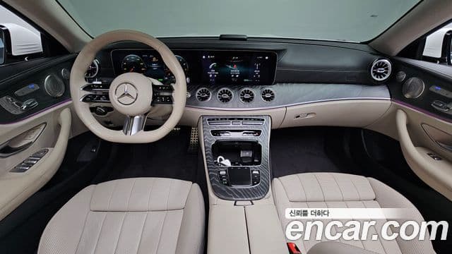 Mercedes-Benz E-Class 2023 — ფოტო 7/20