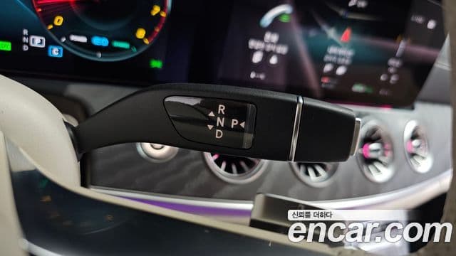 Mercedes-Benz E-Class 2023 — ფოტო 9/20