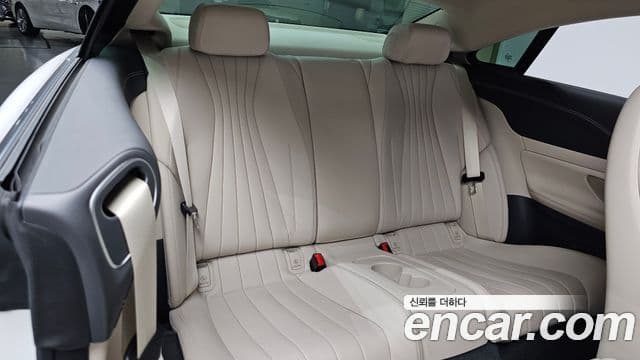 Mercedes-Benz E-Class 2023 — ფოტო 11/20
