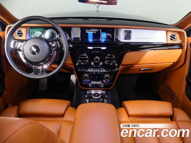 Rolls-Royce Phantom 2020 — ფოტო 5/20