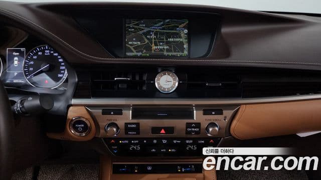 Lexus ES300h 2018 — ფოტო 12/20