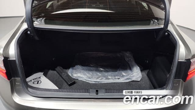 Lexus ES300h 2018 — ფოტო 16/20