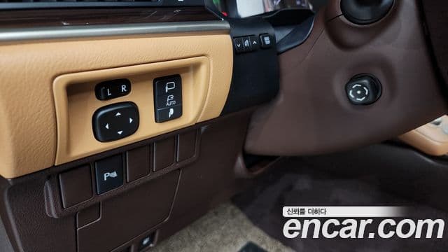 Lexus ES300h 2018 — ფოტო 18/20