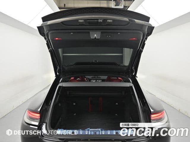 Porsche Panamera 2022 — ფოტო 17/20