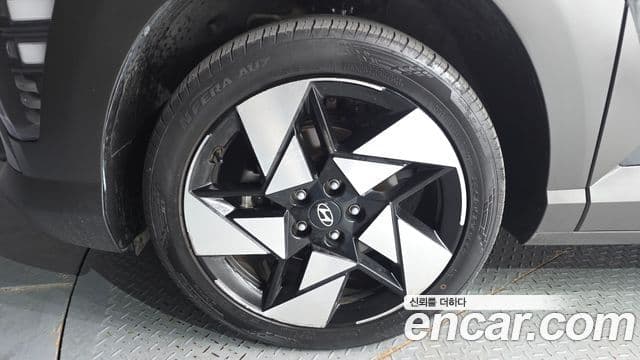 Hyundai Kona 2023 — ფოტო 5/20