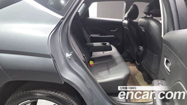Hyundai Kona 2023 — ფოტო 11/20