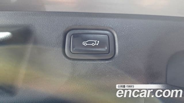 Hyundai Kona 2023 — ფოტო 17/20