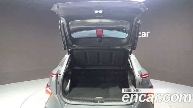Hyundai Kona 2023 — ფოტო 18/20