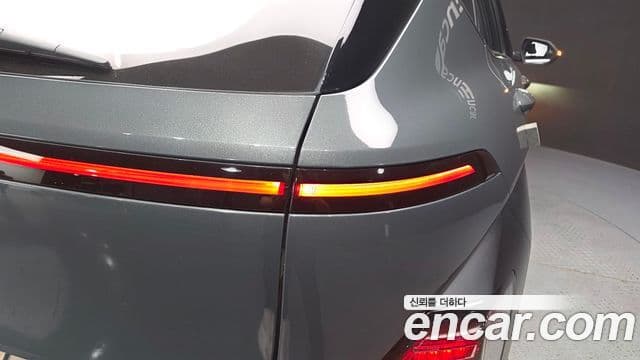 Hyundai Kona Hybrid 2023 — Photo 6/33